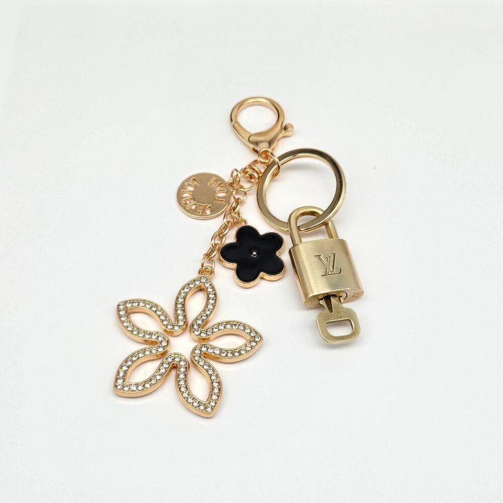 Louis Vuitton Gold Lock 🔒 Authentic LV Key + Unbranded Bag Charm - Picture 8 of 11